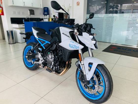 SUZUKI GSX-8S 